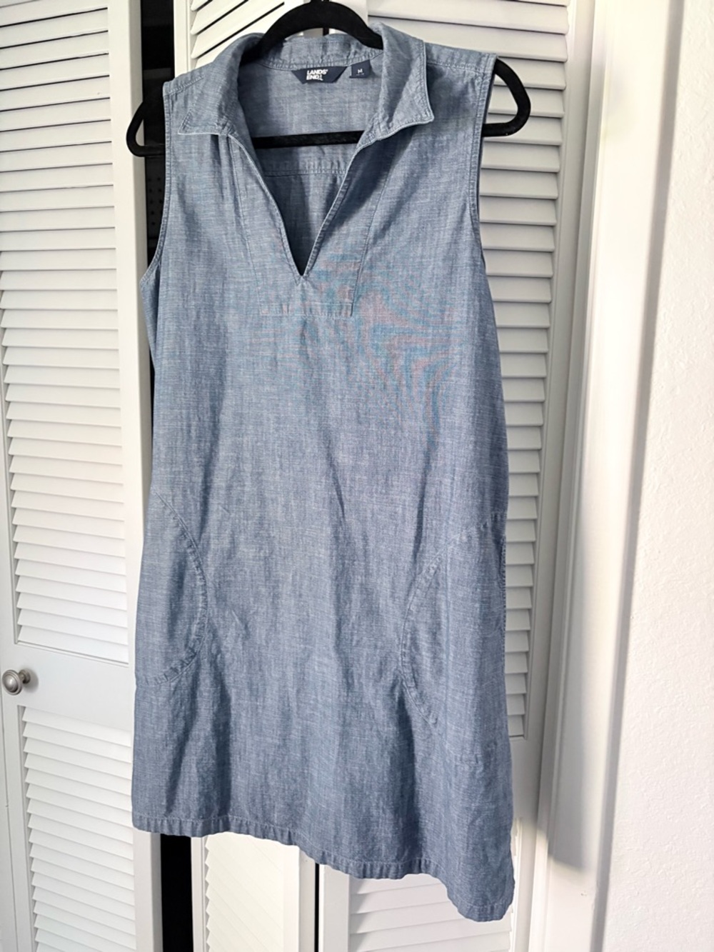 Lands End Chambray Sleeveless Shift Dress - Light Blue size medium.